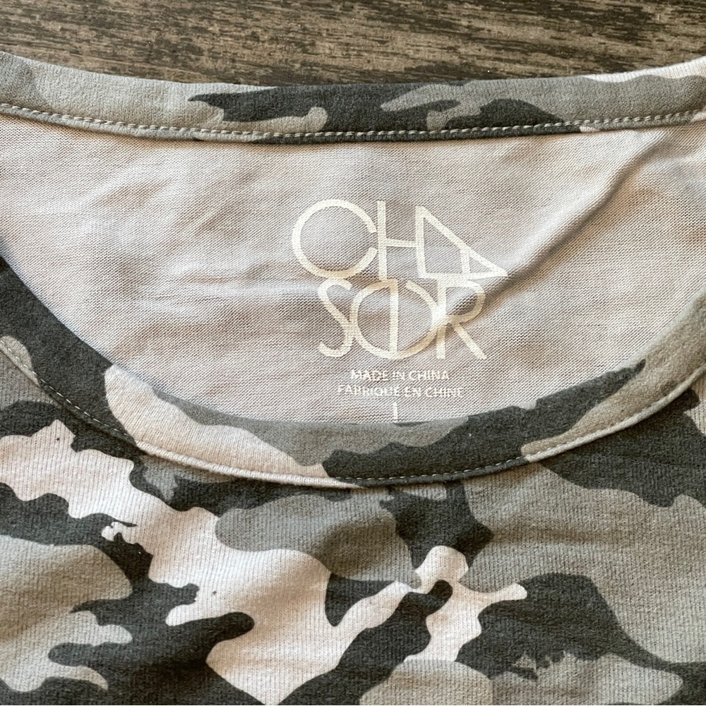 Chaser Cozy Pullover Top Sweater Grey Camo Size Large NWT - Picture 4 of 11